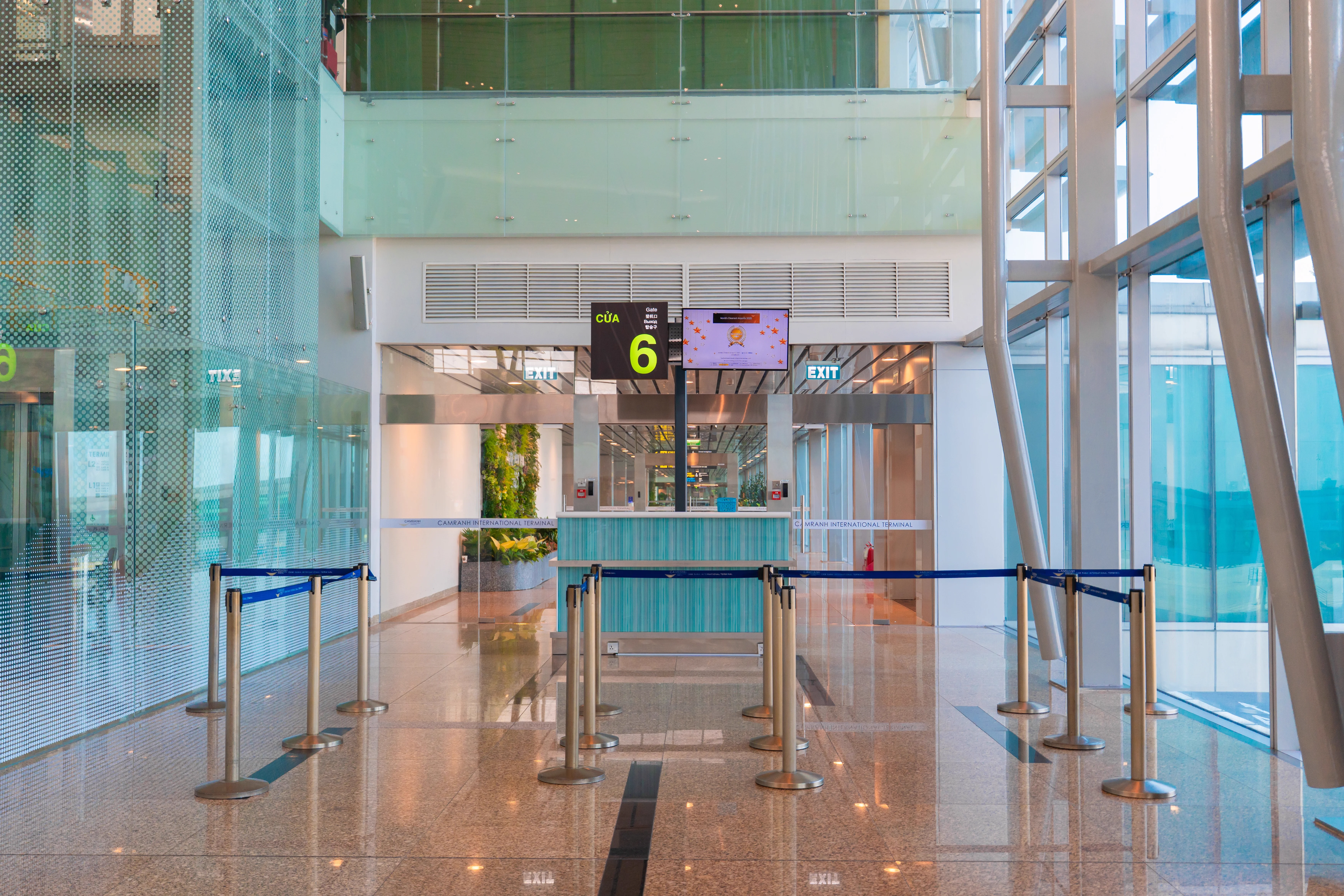 Boarding gates